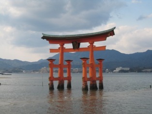宮島、今回も鳥居は海の中! miyajima_001